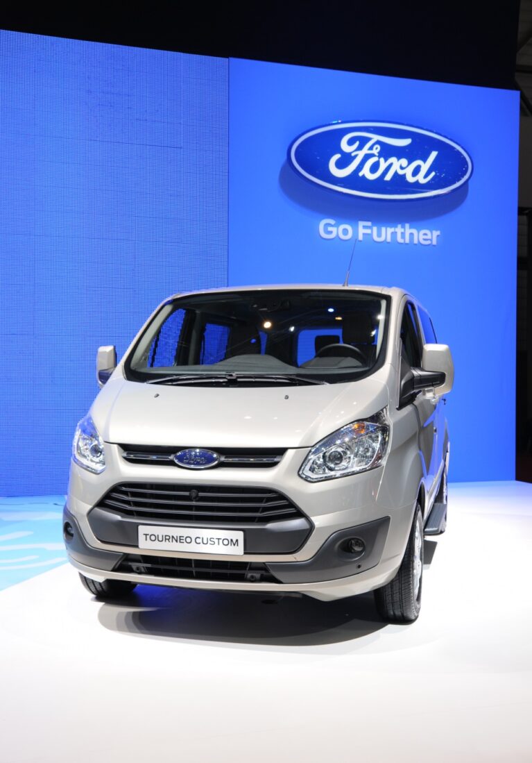 Ford – Tourneo Custom – 2.2 Duratorq TDCi (100 bg) – Teknik Özellikler