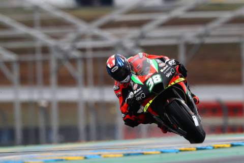 Bradley Smith powers to top French MotoGP FP1 time at damp Le Mans