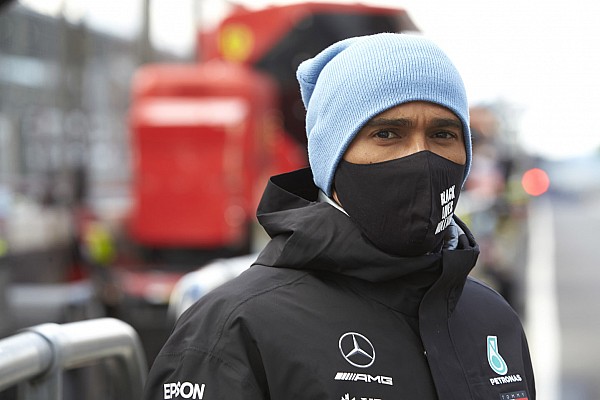 Hamilton: “Eski Formula 1 pilotları, başarıları çok fazla kafaya takıyor”