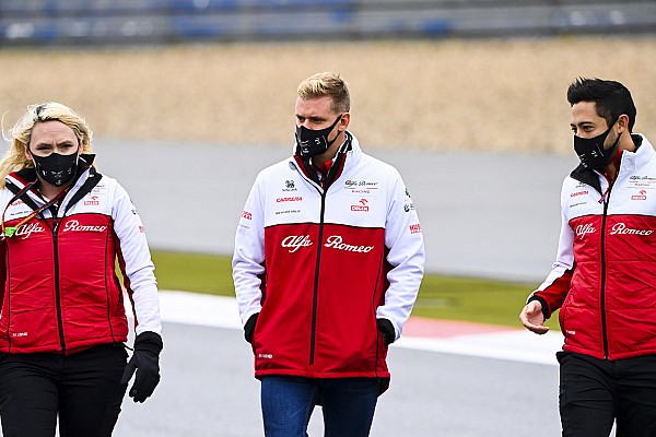Ferrari, Schumacher ve Ilott’un testlerini muhtemelen Abu Dhabi’ye bırakacak