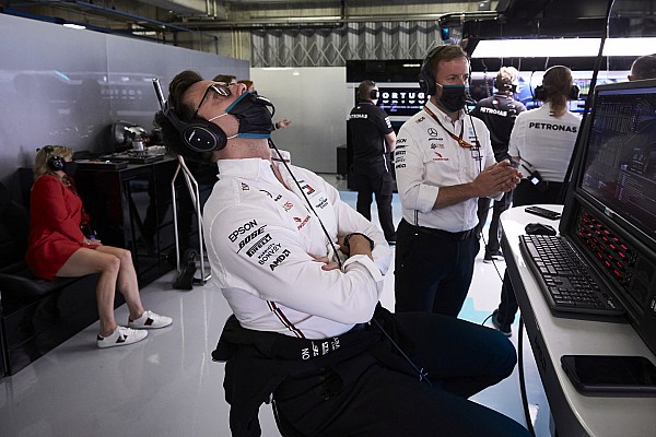 Mercedes, Hamilton’la tek yıllık anlaşma yapmak istemiyor