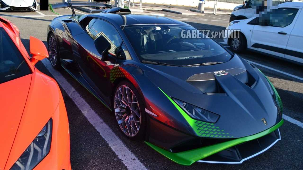 Lamborghini Huracan STO, park halinde görüntülendi