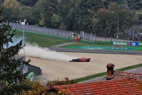 Pirelli reveal cause of Verstappen’s race-ending Imola F1 tyre failure