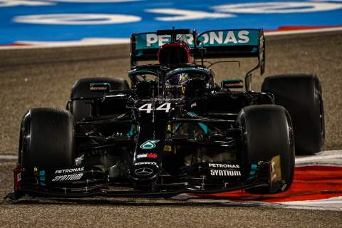 Hamilton tops F1 Bahrain GP FP2 disrupted by Albon shunt and stray dog
