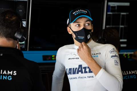 F1 points drought not ‘weighing on my shoulders’ – Russell