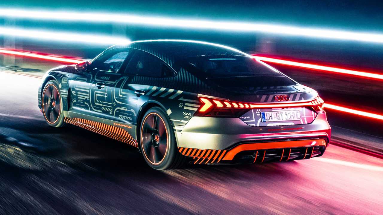 Audi RS E-Tron GT yeni kamuflajlı görüntüleriyle karşımızda!