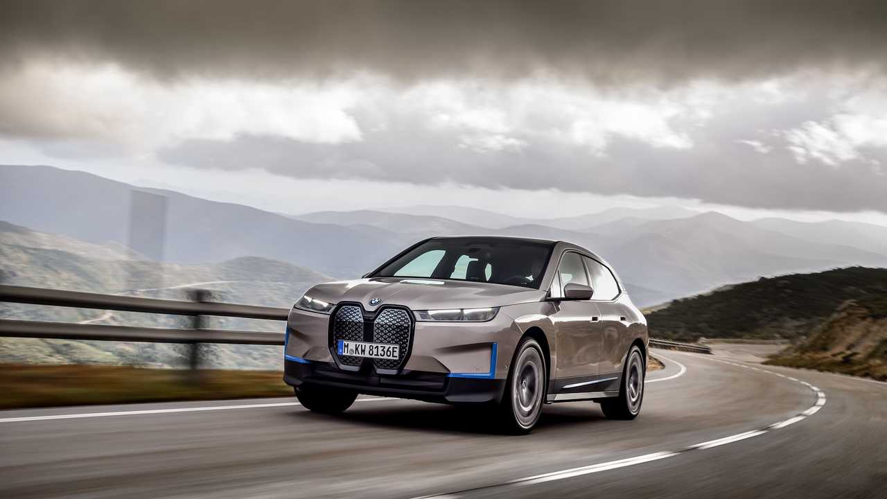 BMW, eleştirilere verdiği “ilginç” yorum için özür diledi