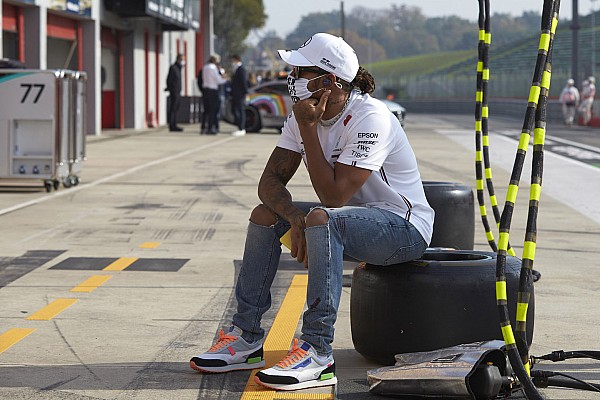 Hamilton, Mercedes anlaşmasındaki gecikmeyi açıkladı