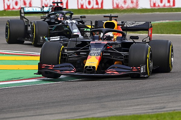 Verstappen: “2022 Formula 1 kuralları, Mercedes’i durdurmak için getirilmiyor”