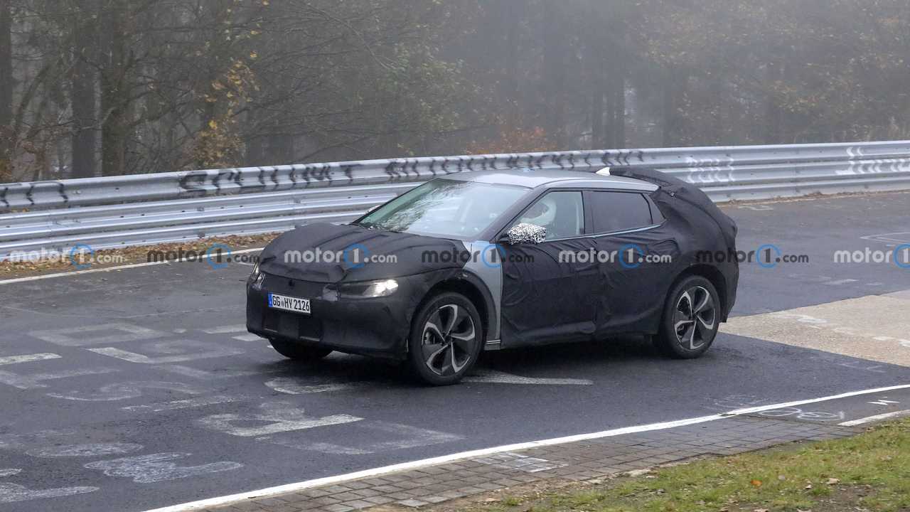 Kia’nın gizemli EV crossover’ı, Nürburgring’i turlarken görüntülendi