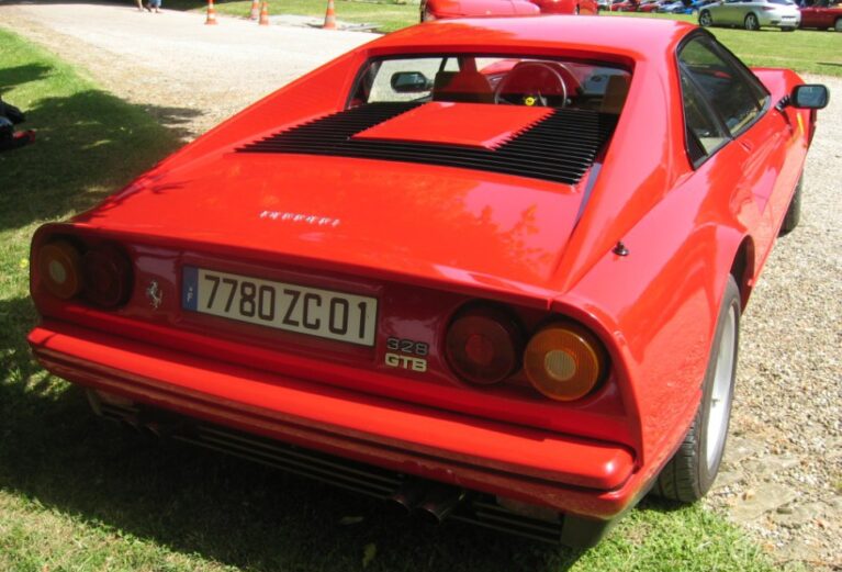 Ferrari – 328 – 3.2 V8 (270 bg) – Teknik Özellikler