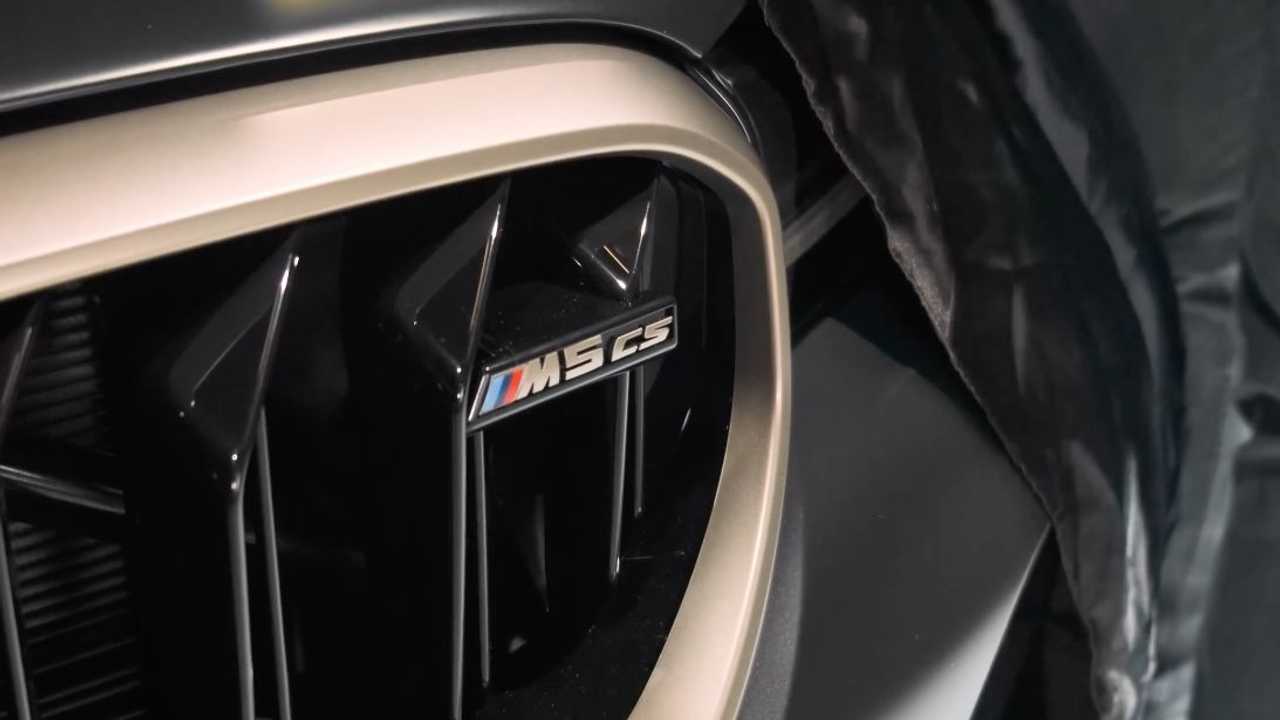 BMW, M5 CS’in ilk teaser’larını yayınladı