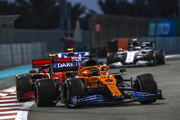 Sainz: “Formula 1’in 2022’de daha sürücüye bağımlı olması gerekiyor”