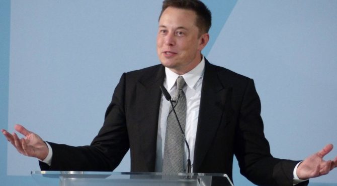 Musk: Tesla’yı Apple’a satmaya çalıştım