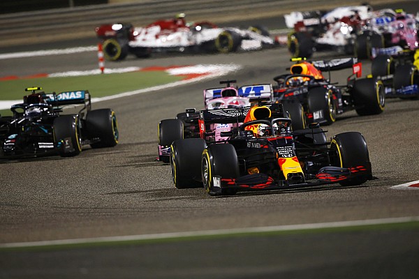 Verstappen: “Hız olarak Mercedes’in gerisindeyiz ve fırsatlarımızı değerlendirmeliyiz”