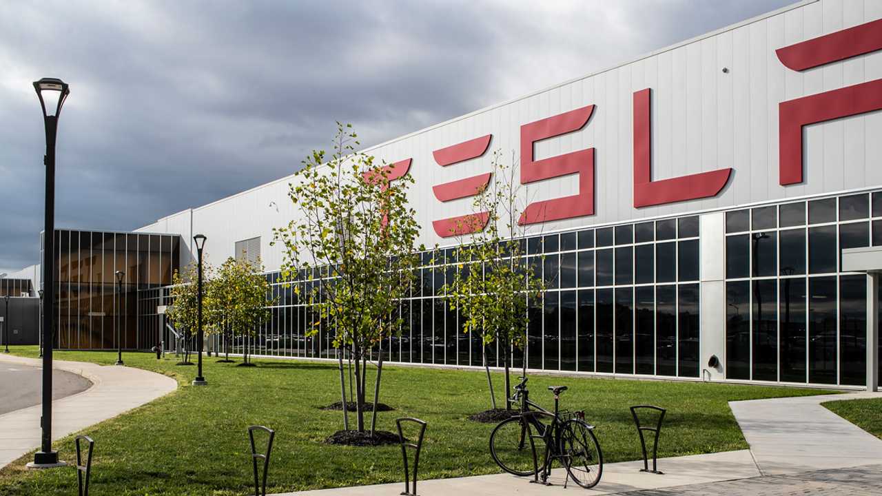 Tesla, işe yeni aldığı mühendisinin bilgilerini çaldığını keşfetti