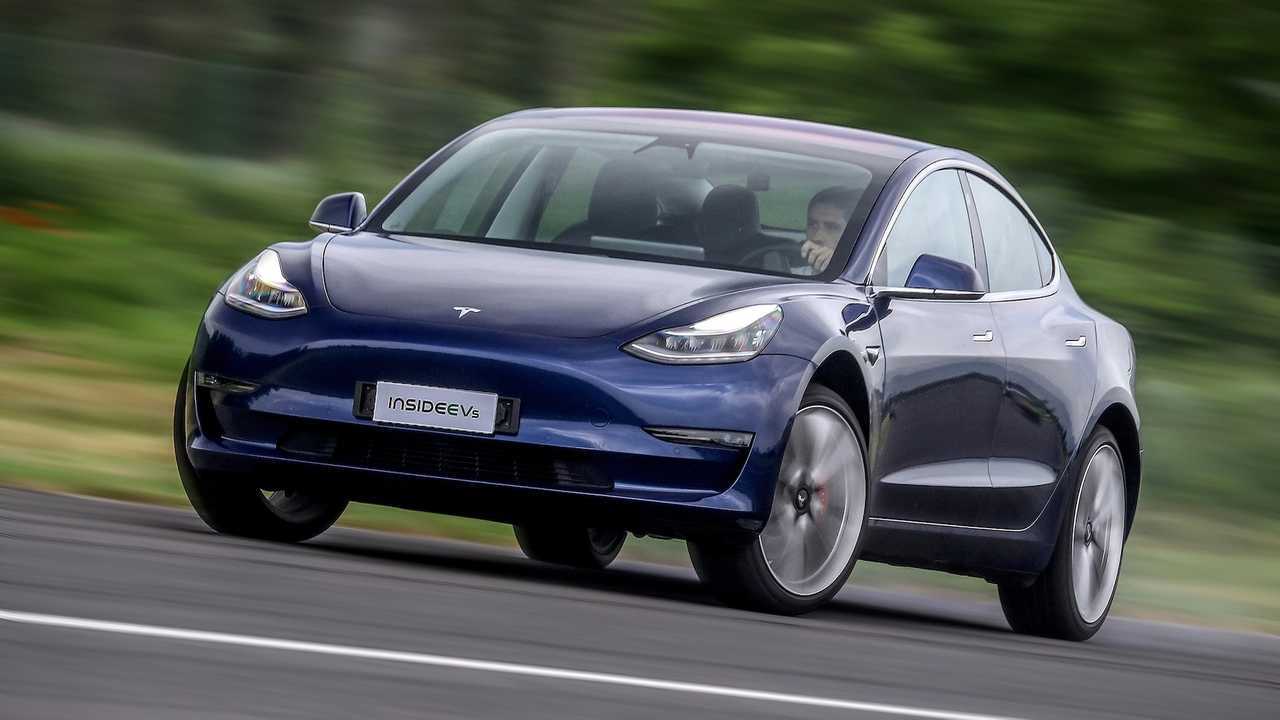 Tesla, 2020 yılında 499.550 adet otomobil teslim etti