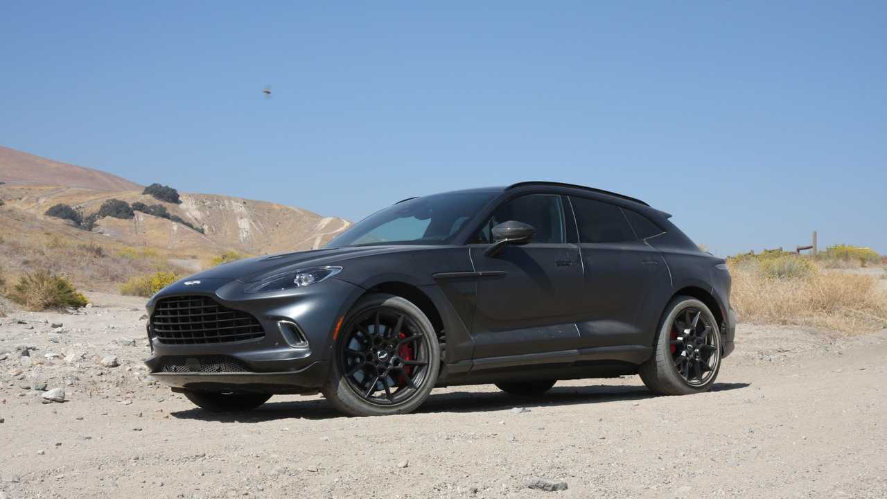 Üç yeni Aston Martin DBX versiyonu yolda!