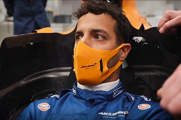 Ricciardo, kalçasını MCL35M’e sığdırmakta zorlanmış