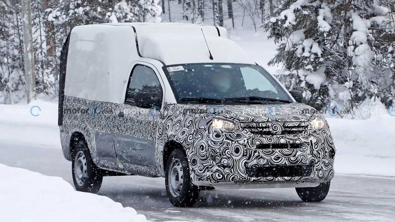 Yeni Fiat Fiorino’dan ilk casus fotoğraflar geldi