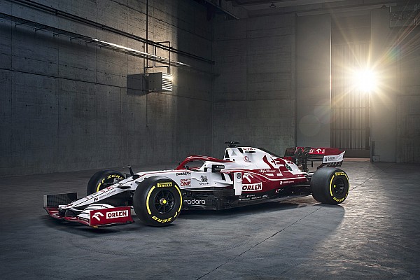 Alfa Romeo, 2021 Formula 1 aracı C41’i Varşova’da tanıttı!