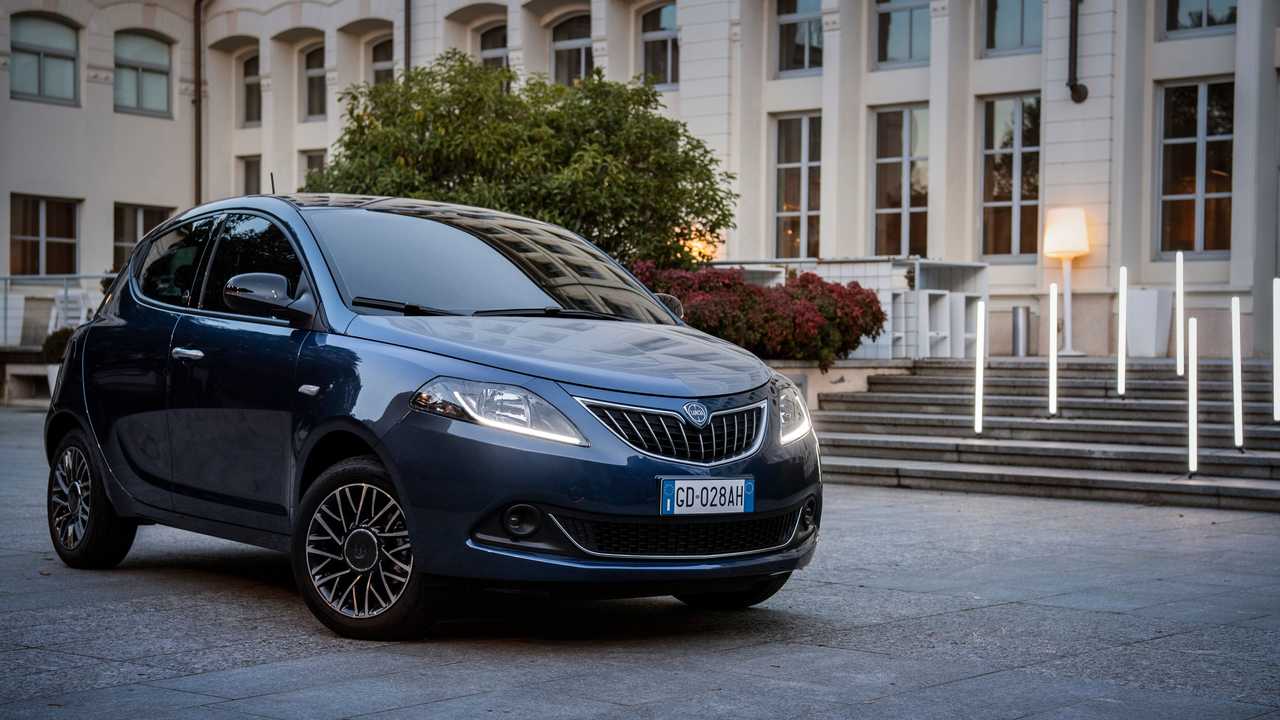 2021 için makyajlanan Lancia Ypsilon sonunda ortaya çıktı