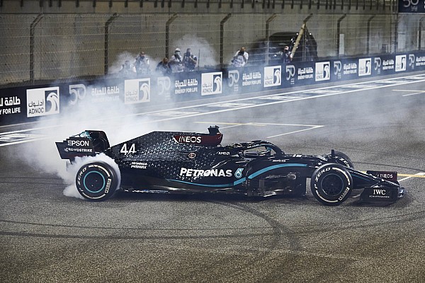“Mercedes’le anlaşmaya varan Hamilton, takım arkadaşını veto edebilecek”