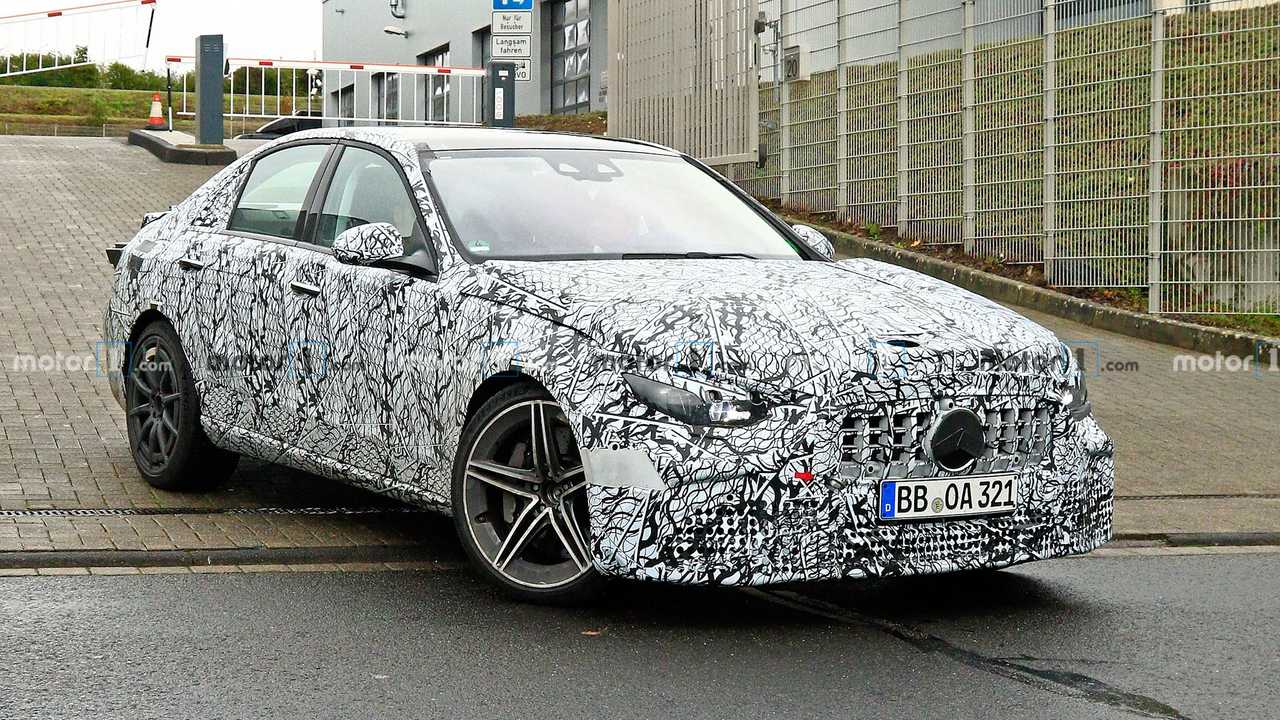 Yeni Mercedes-AMG C63’ün 4 silindirli motorla geleceği doğrulandı