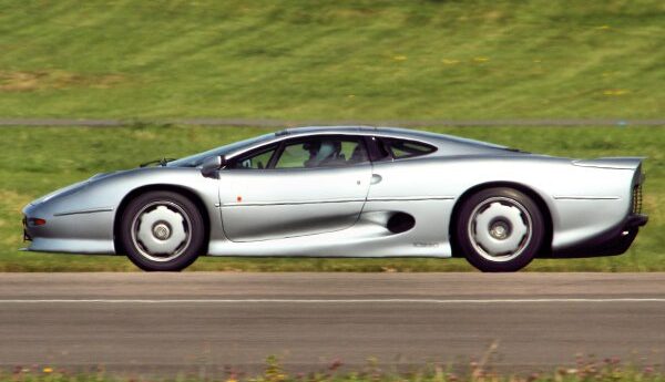 Jaguar – XJ220 – 3.5 BiTurbo V6 (542 bg) – Teknik Özellikler