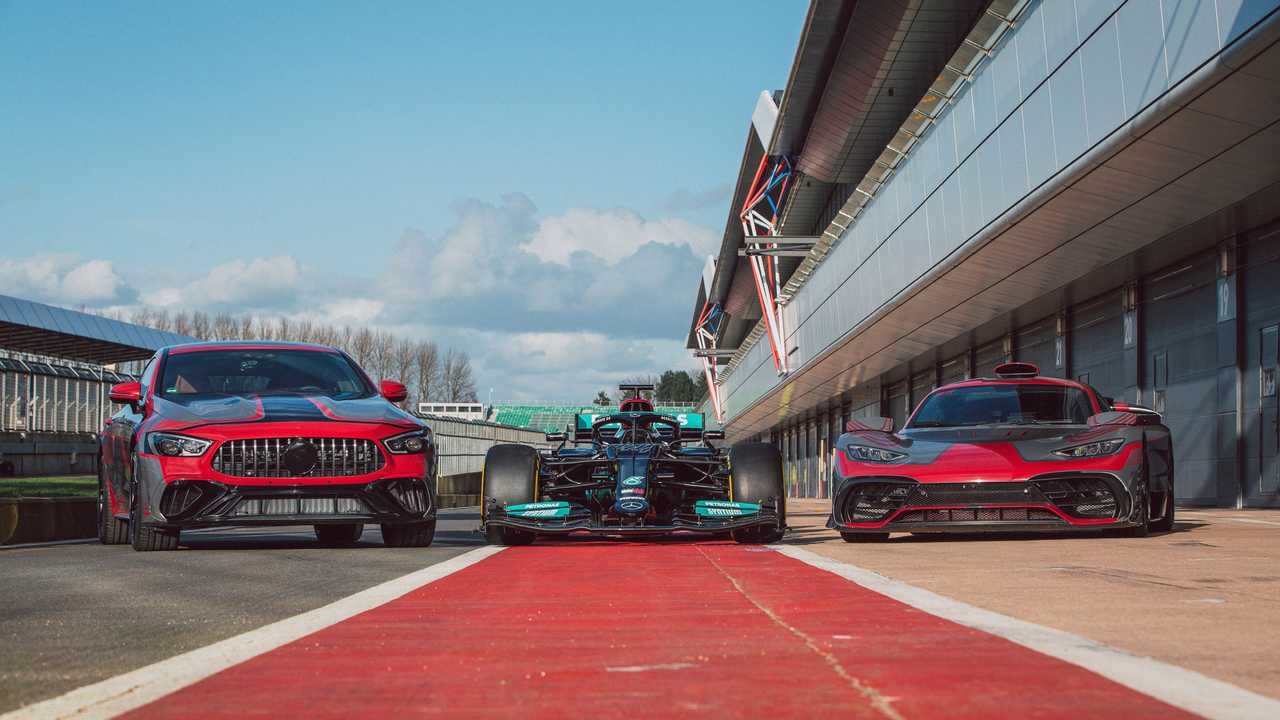 Mercedes, yeni F1 aracının tanıtımında AMG GT73e’yi de gösterdi Mercedes, yeni F1 aracının tanıtımında AMG GT73e’yi de gösterdi
