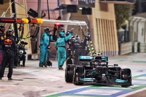 Mercedes explains cause of Bottas’ botched pit stop in Bahrain F1 opener