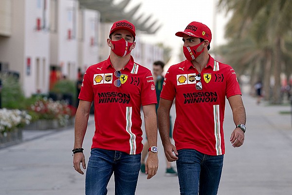 Leclerc, Sainz’in Ferrari’de yarış galibiyetleri kazanabileceğini düşünüyor
