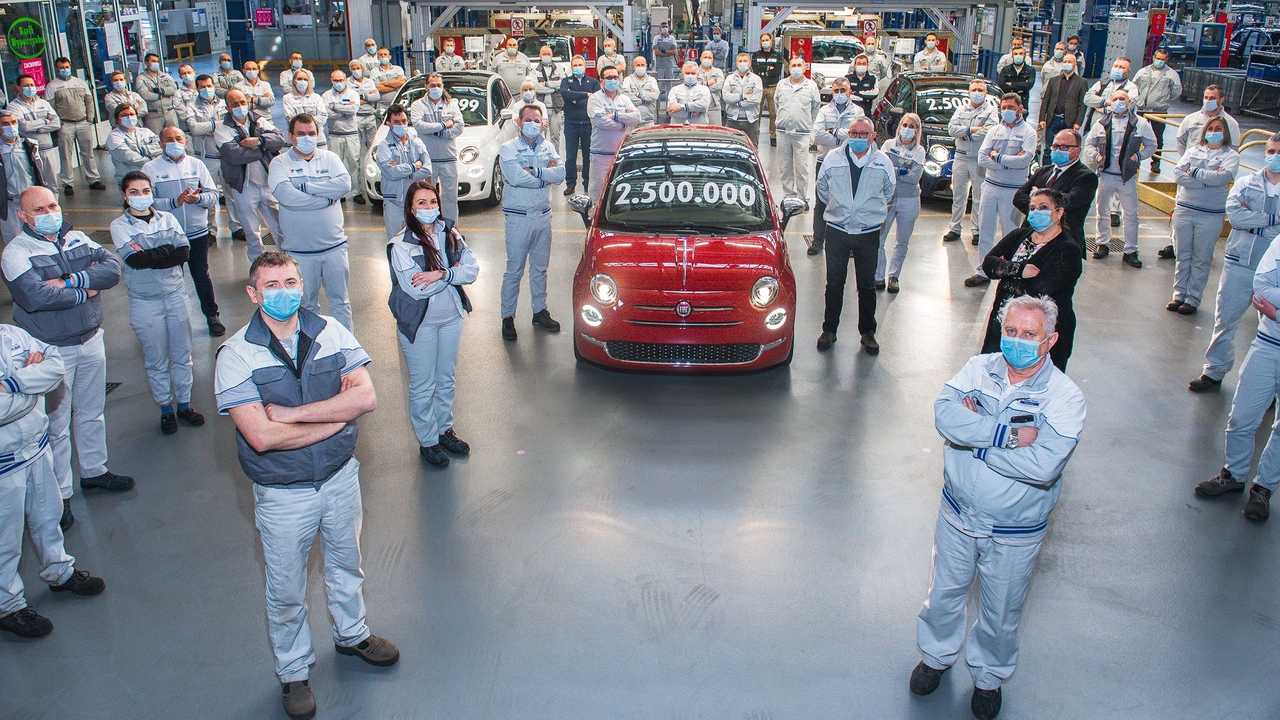 Yeni Fiat 500 de üretim rekorlarına devam ediyor