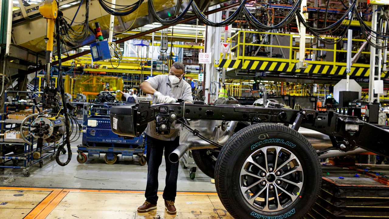 Ford, 2021’de üretime yaz arası vermeyecek