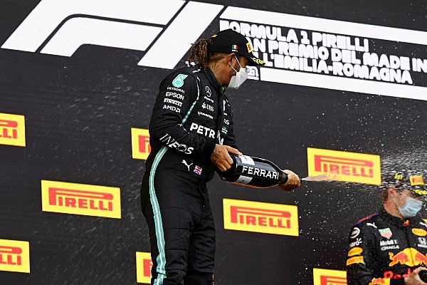 Hamilton: ”W12, geçtiğimiz yıllara göre daha ‘bıçak sırtında’ görünüyor”