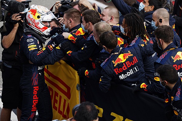 Verstappen: “Mercedes için işleri zorlaştırmaya devam etmeliyiz”