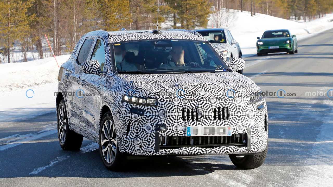 Yeni Renault Kadjar keskin tasarımıyla yakalandı