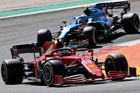 Sainz blames strategy for point-less Portuguese F1 GP