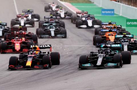Hamilton “made sure” to give Verstappen space into Turn 1 in F1 Spanish GP