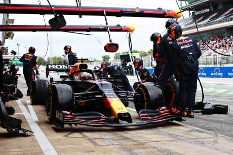 Red Bull left surprised as Verstappen "called himself in" for F1 pit stop