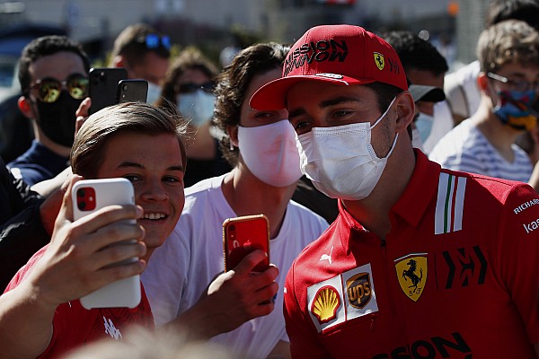 Leclerc: “Mercedes ve Red Bull’un hemen ardında olmak harika olur”