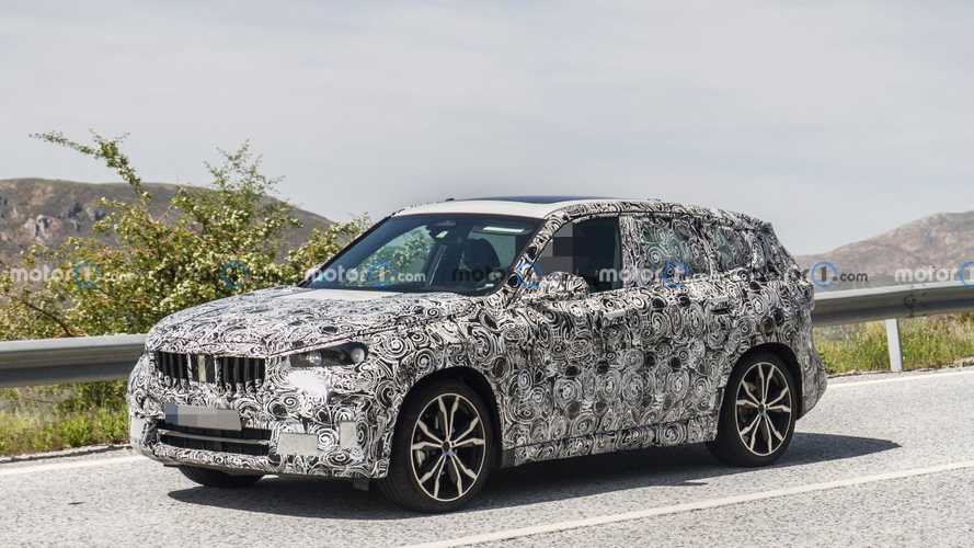 Yeni nesil BMW X1, üretim gövdesini giydi