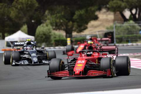 Sainz reveals Ferrari tyre wear was “two times” worse than F1 rivals