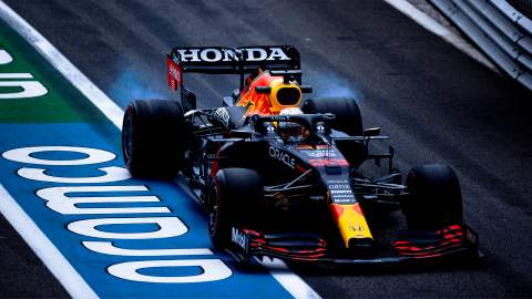 Verstappen 0.008s clear of Mercedes in French GP second practice