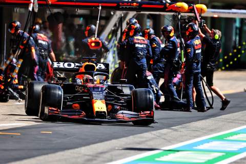 F1 pitstop rule change “obviously” to slow Red Bull down – Horner