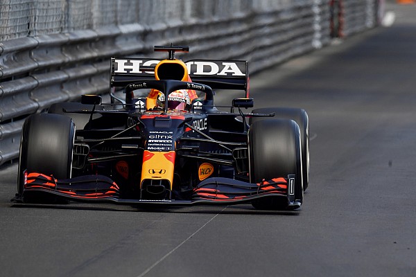 Verstappen, Hamilton’ın “daha komple” bir sürücü olduğunu düşünmüyor