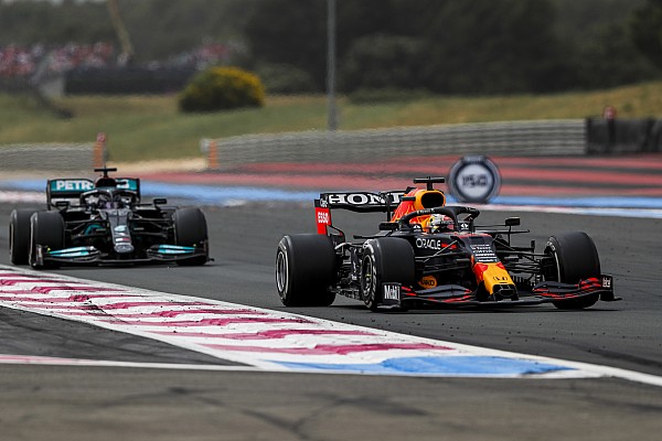 Hamilton, Rosberg’in “yumuşak savunma” yorumuna yanıt verdi