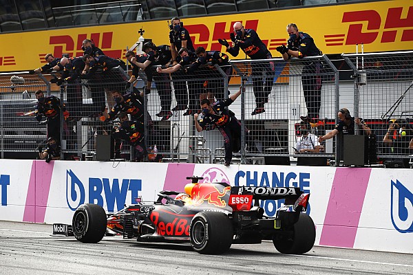 FIA, Verstappen’in bitiş çizgisindeki sevincinden ötürü Red Bull’u uyardı