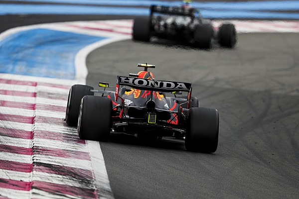 Perez, Mercedes’in stratejisini ve hızlı tur adımını nasıl engelledi?