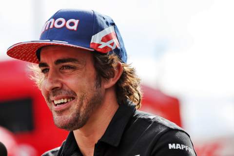 Alonso: Verstappen performing better than Hamilton in F1 title race